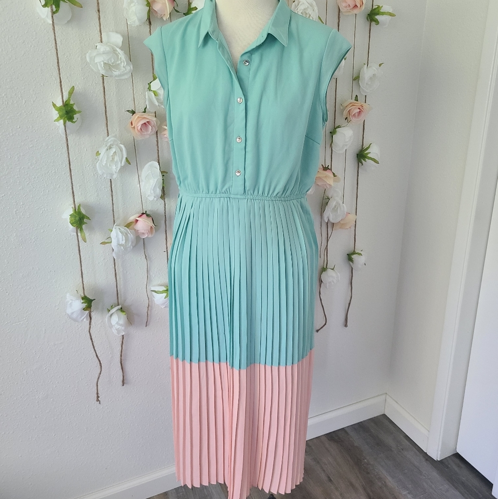 🍬 Sugarhill Boutique Pleated Midi Dress 🍬